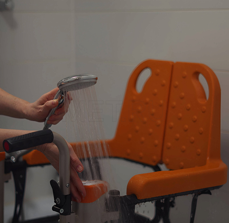 МЕТ LL-220 Электрическое кресло-подъемник с санитарным устройством